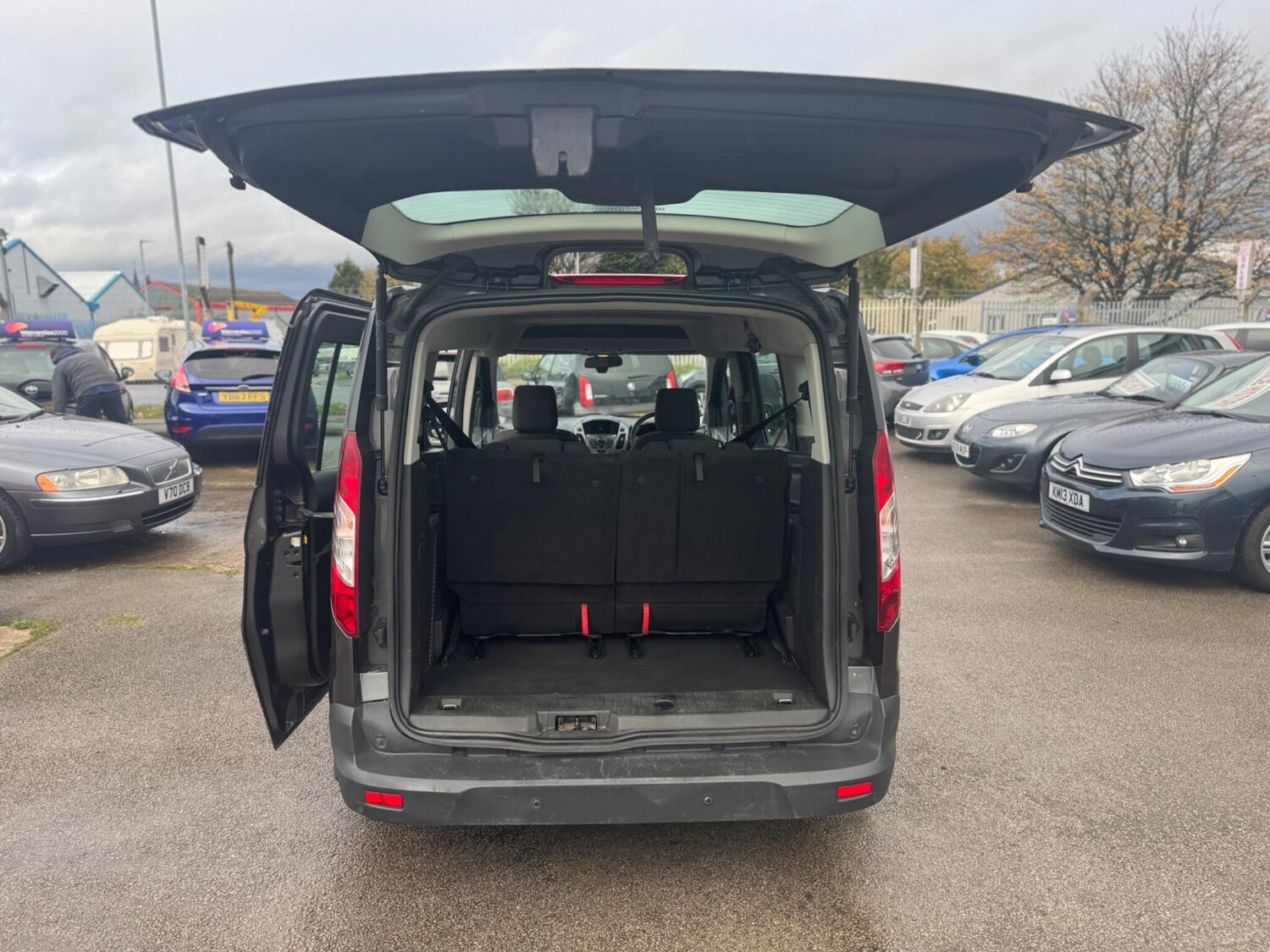 Used Ford Grand Tourneo Connect 2017 for sale - 76371115: Photo 29