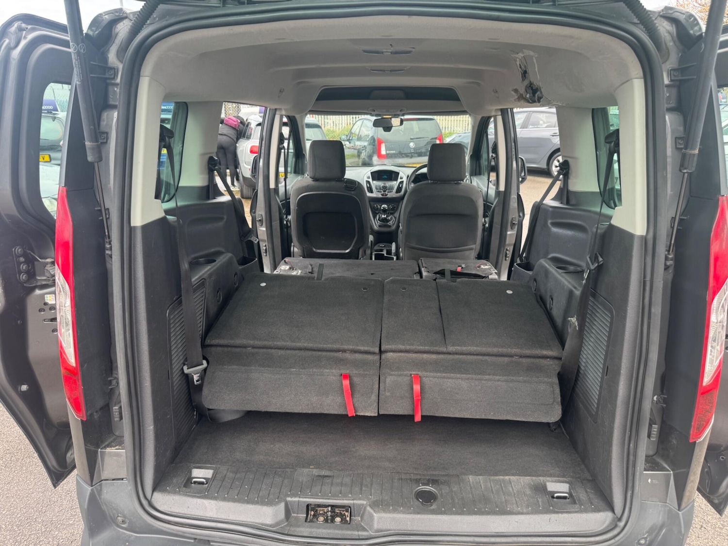 Used Ford Grand Tourneo Connect 2017 for sale - 76371115: Photo 31