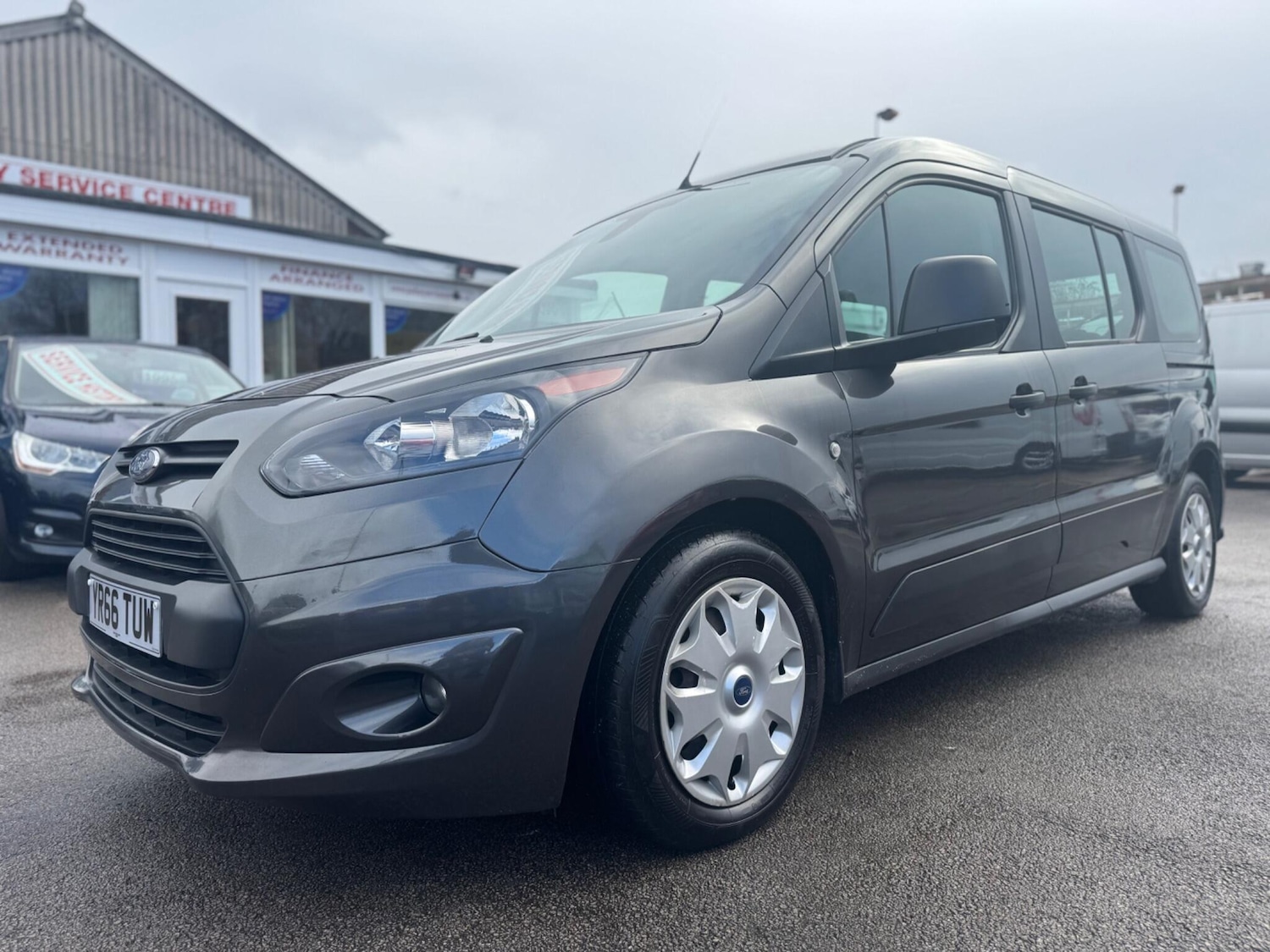 Used Ford Grand Tourneo Connect 2017 for sale - 76371115: Photo 64