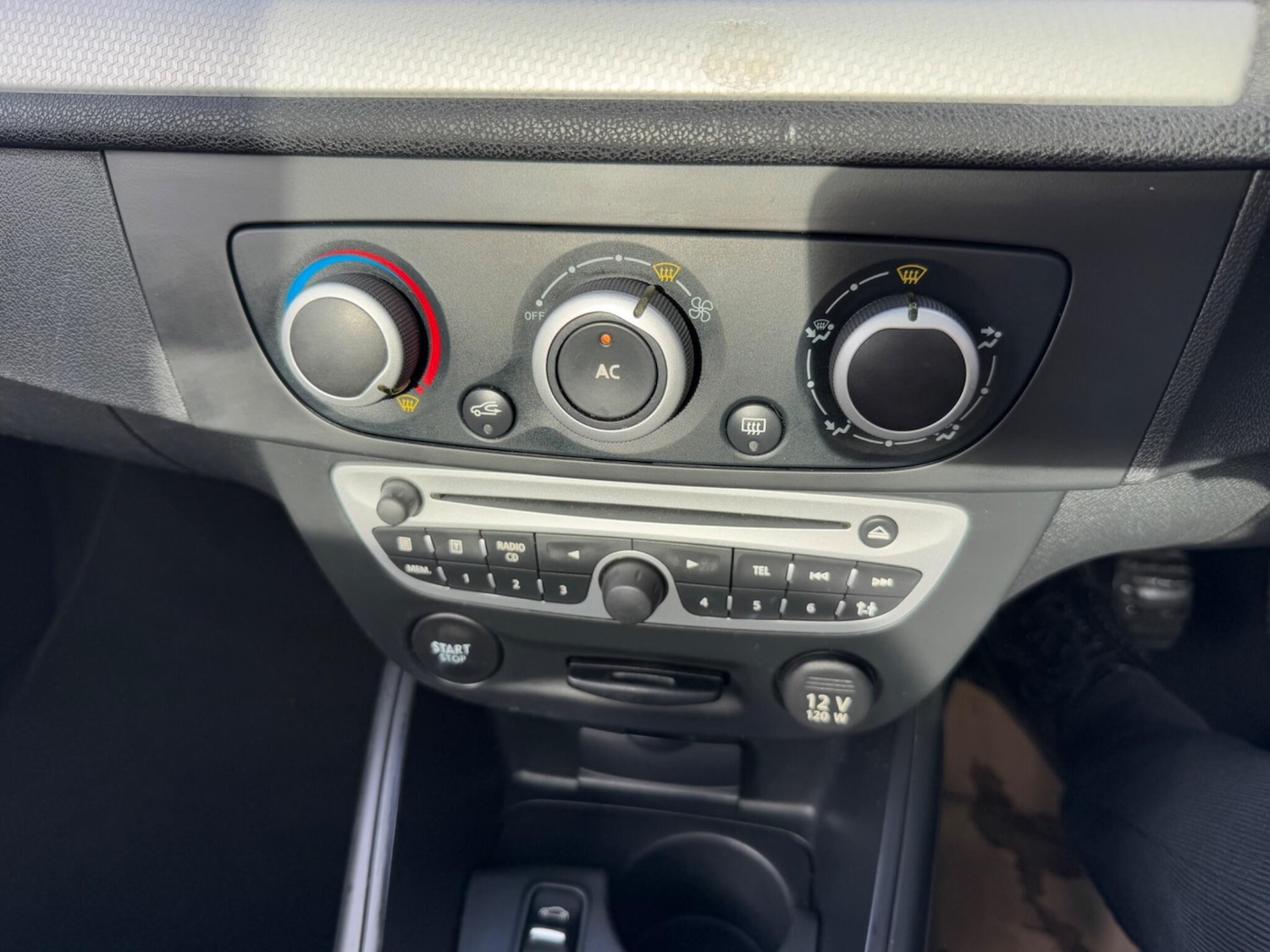 Used Renault Megane 2010 for sale - 76995021: Photo 50