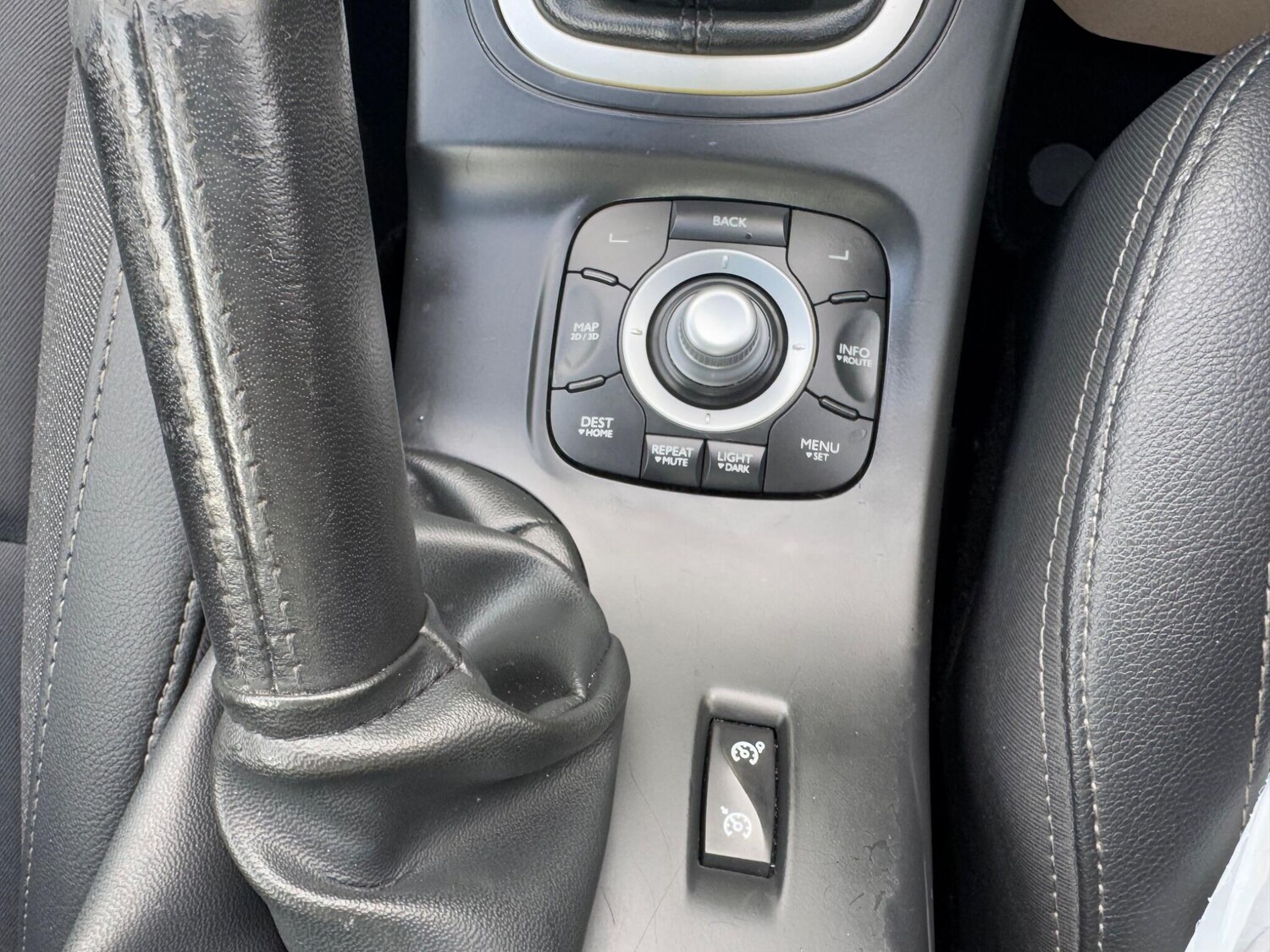 Used Renault Megane 2010 for sale - 76995021: Photo 53