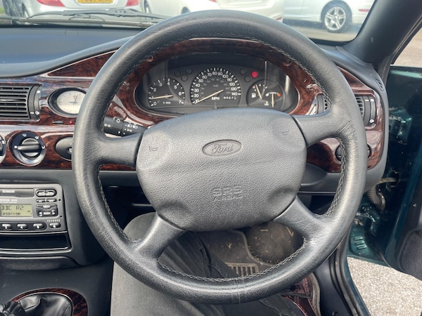 Used Ford Escort for sale - 75431101: Photo 31