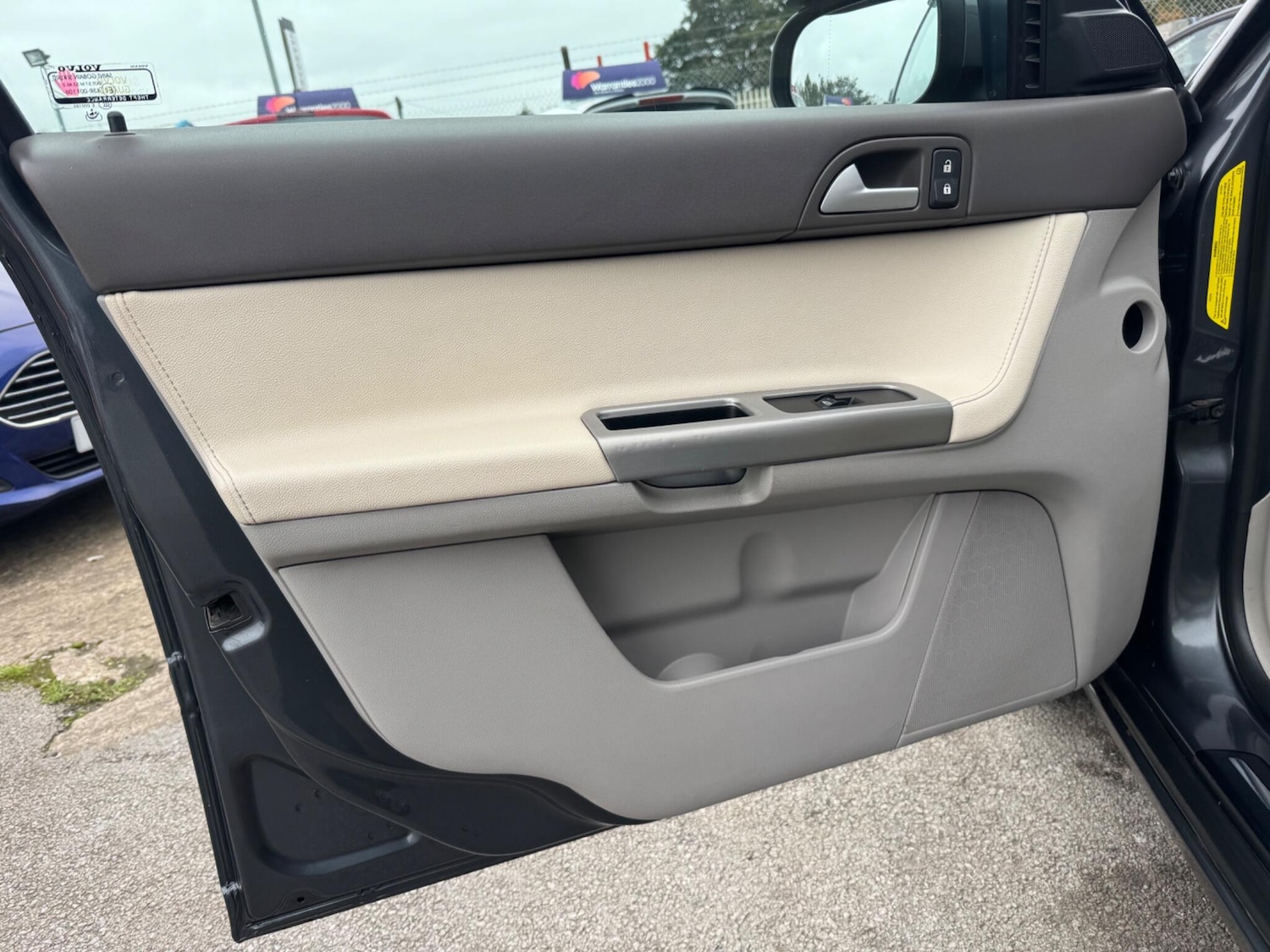 Used Volvo V50 2007 for sale - 76988147: Photo 30