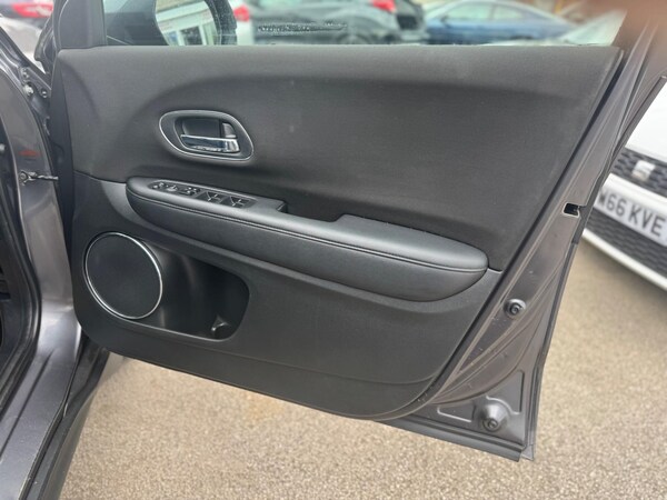 Used Honda HR-V for sale - 74043352: Photo 12