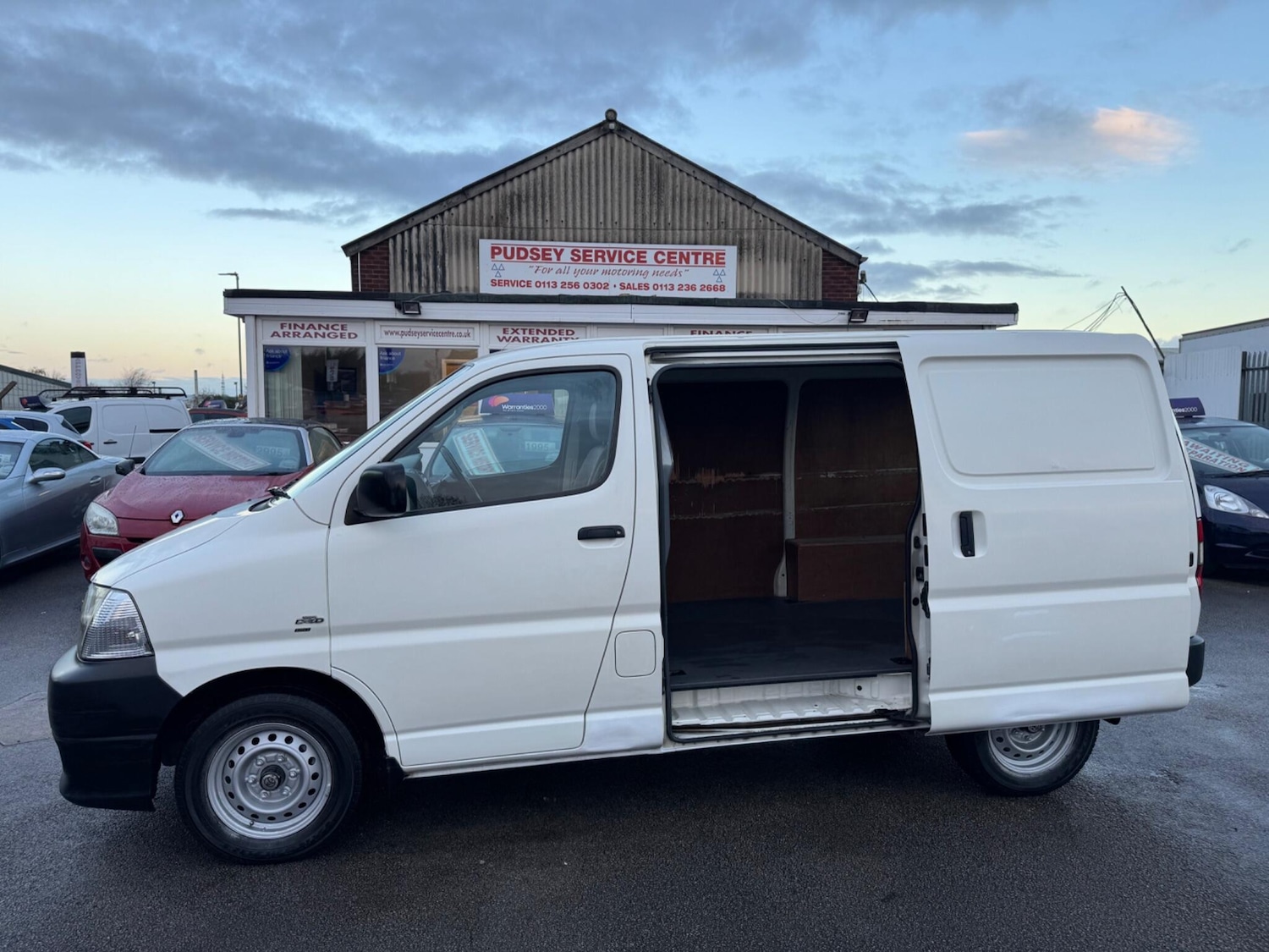 Used Toyota HiAce 2007 for sale - 76632898: Photo 23