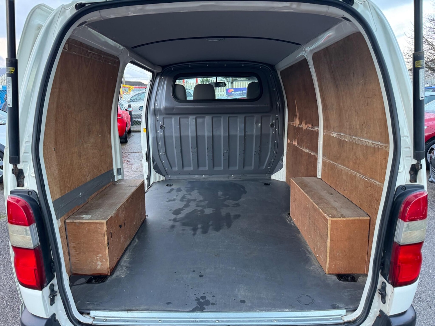 Used Toyota HiAce 2007 for sale - 76632898: Photo 31