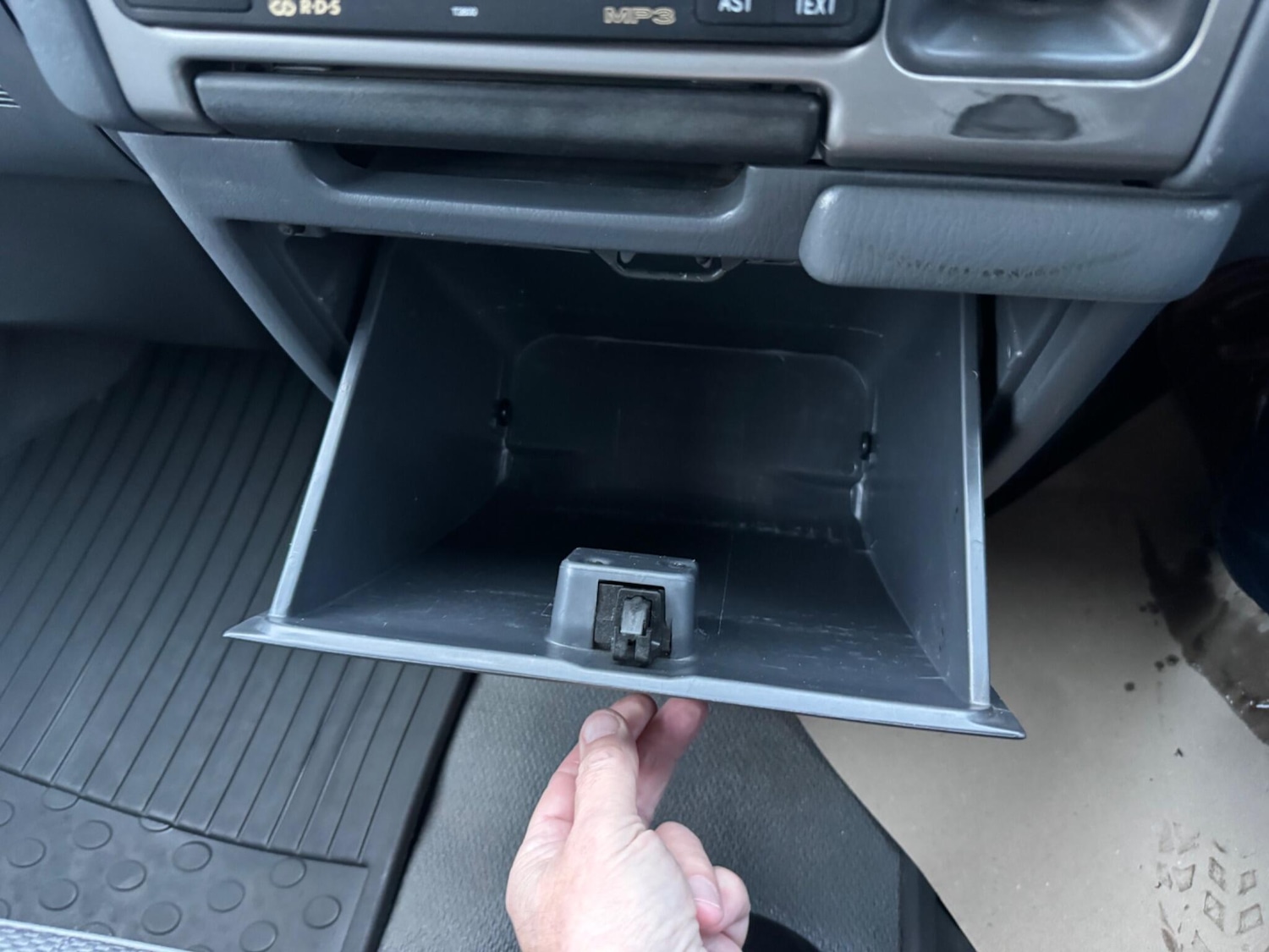 Used Toyota HiAce 2007 for sale - 76632898: Photo 42