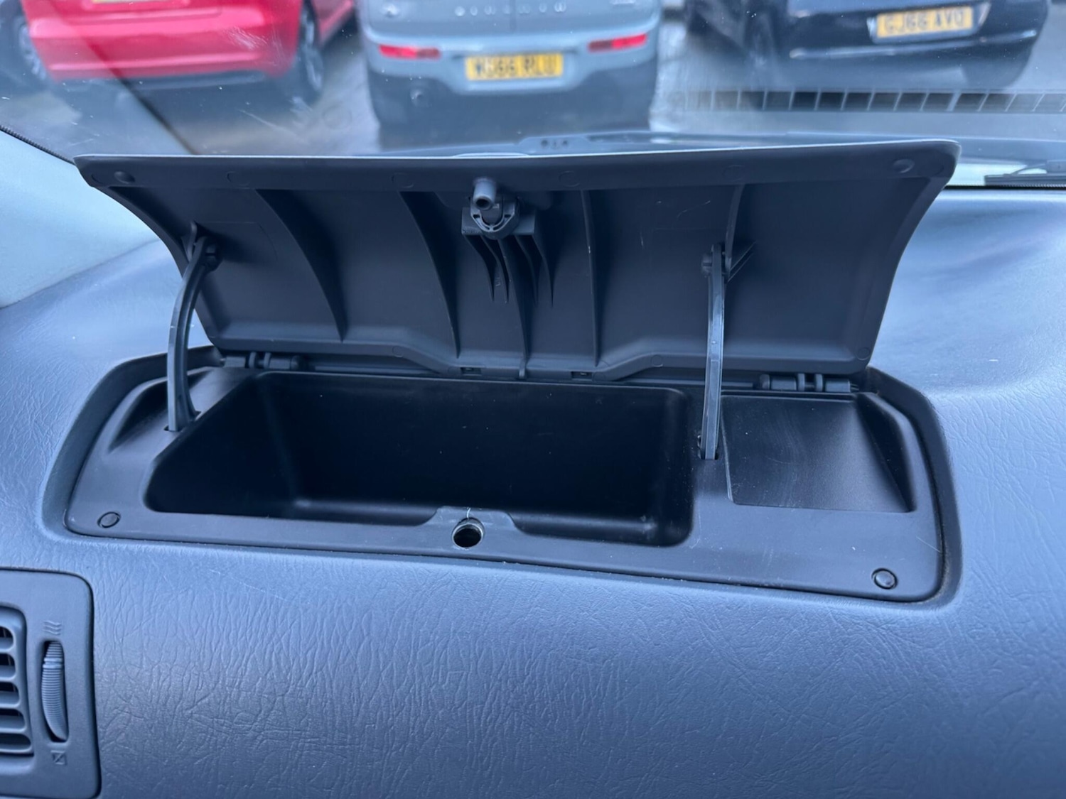 Used Toyota HiAce 2007 for sale - 76632898: Photo 44