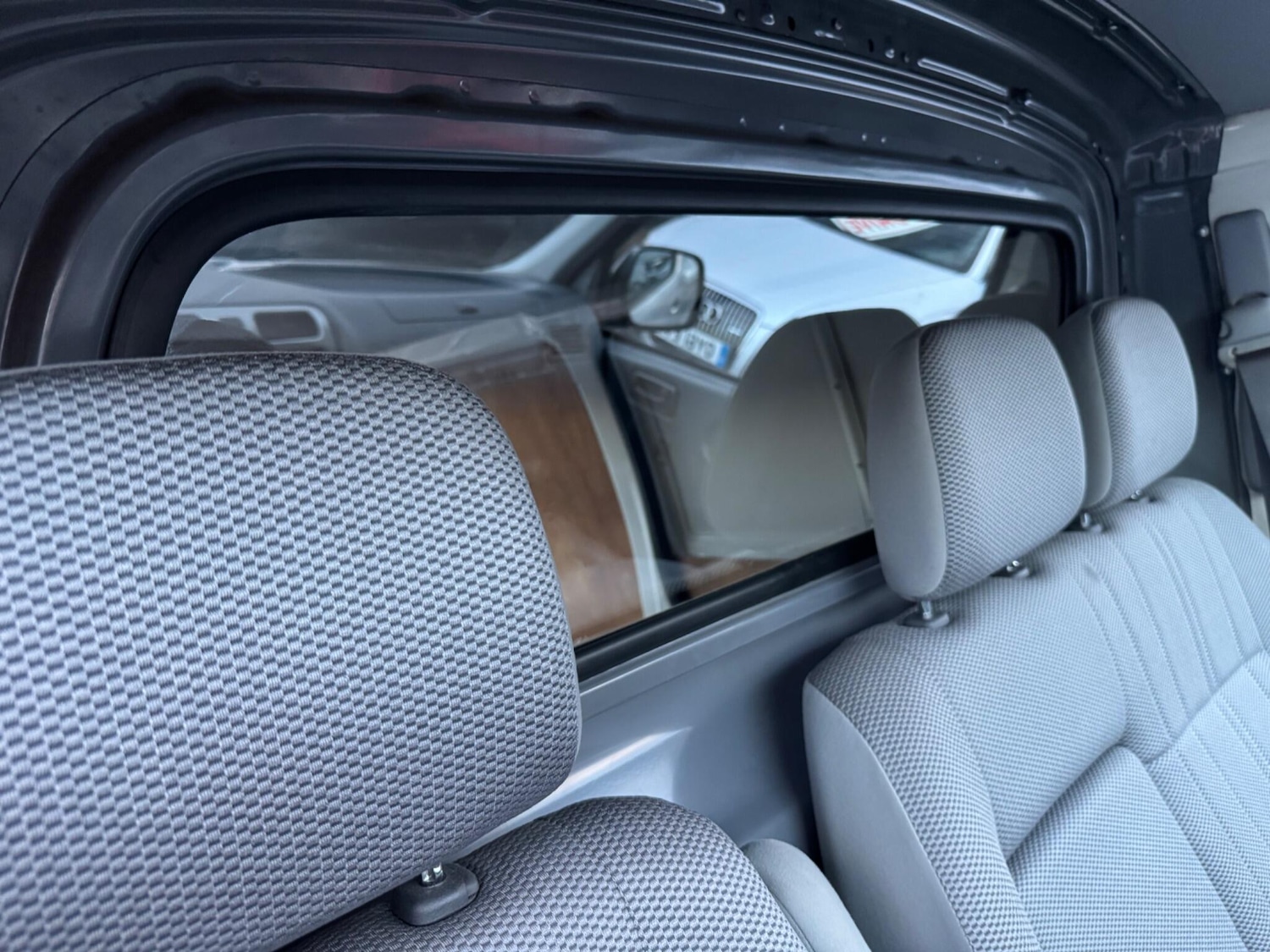 Used Toyota HiAce 2007 for sale - 76632898: Photo 53