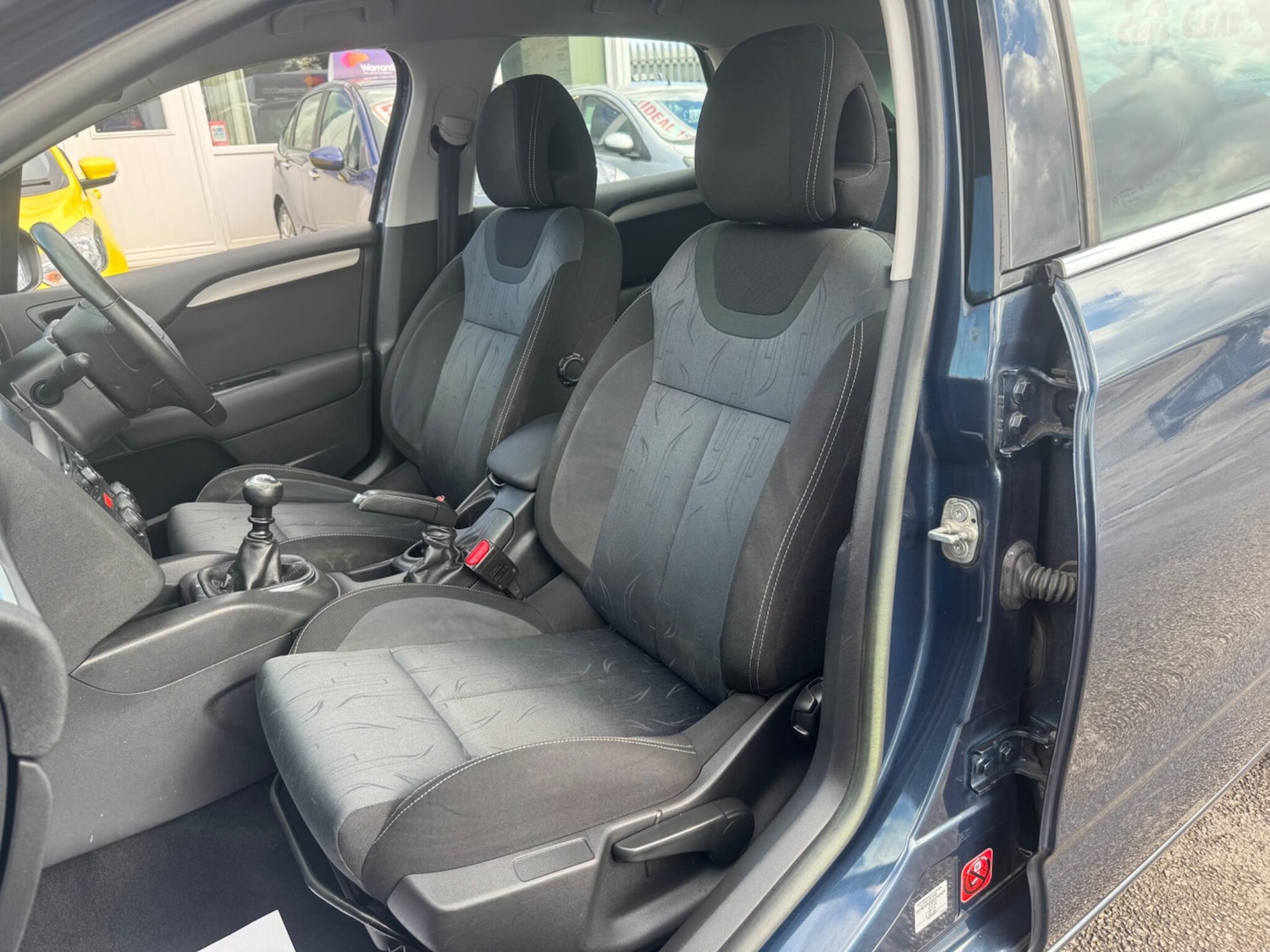 Used Citroen C4 2013 for sale - 76991394: Photo 28