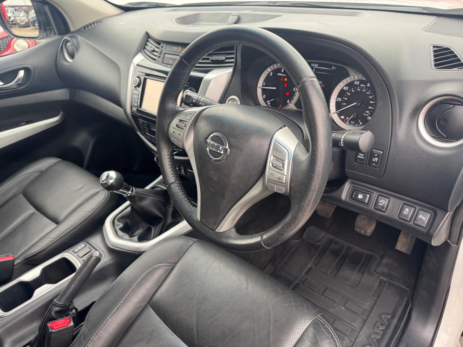 Used Nissan Navara 2018 for sale - 77238371: Photo 17