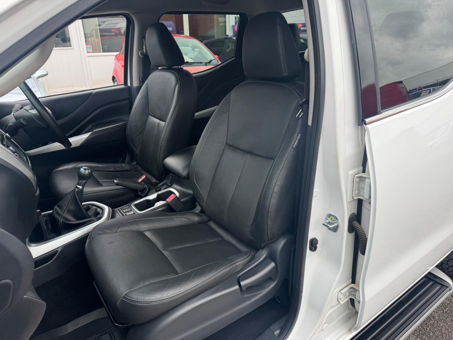 Used Nissan Navara 2018 for sale - 77238371: Photo 30