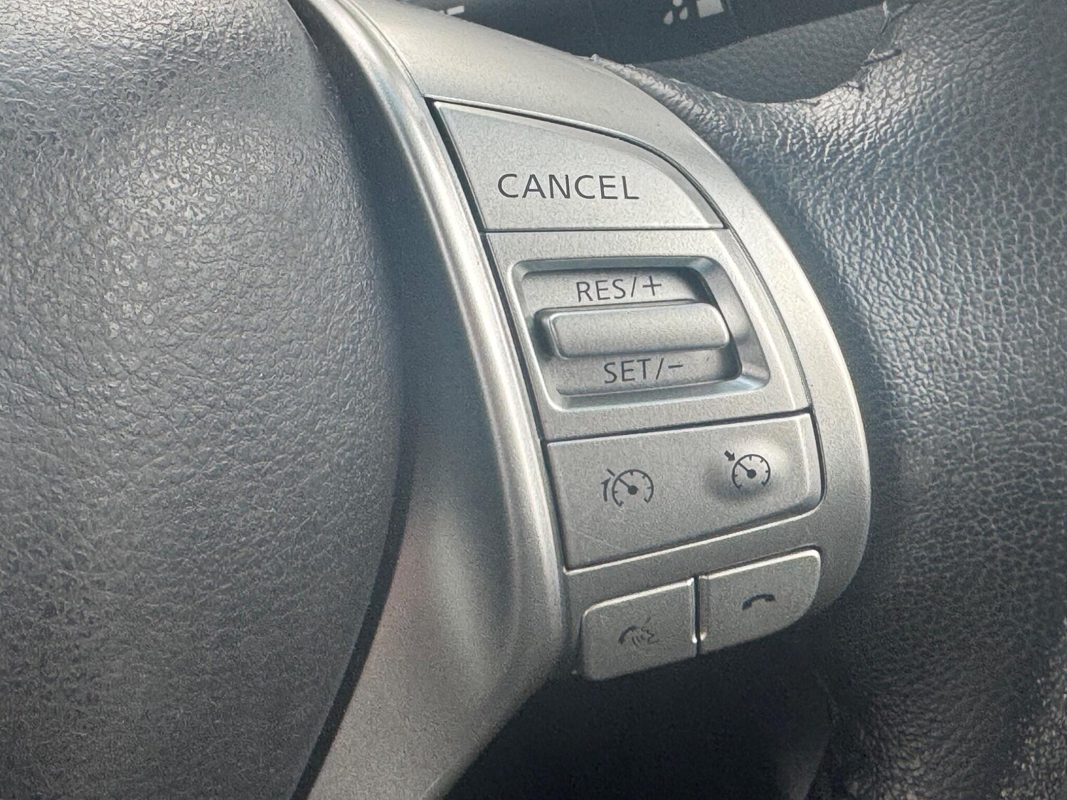 Used Nissan Navara 2018 for sale - 77238371: Photo 41