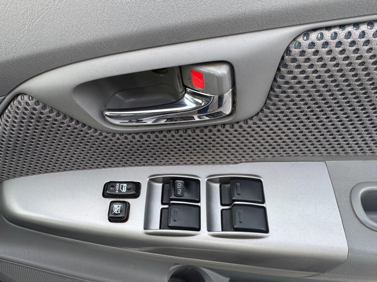 Used Toyota Hilux 2011 for sale - 77376731: Photo 15