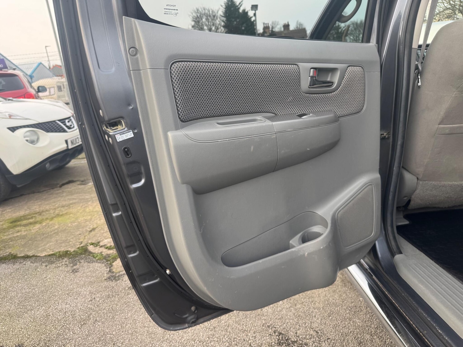 Used Toyota Hilux 2011 for sale - 77376731: Photo 25