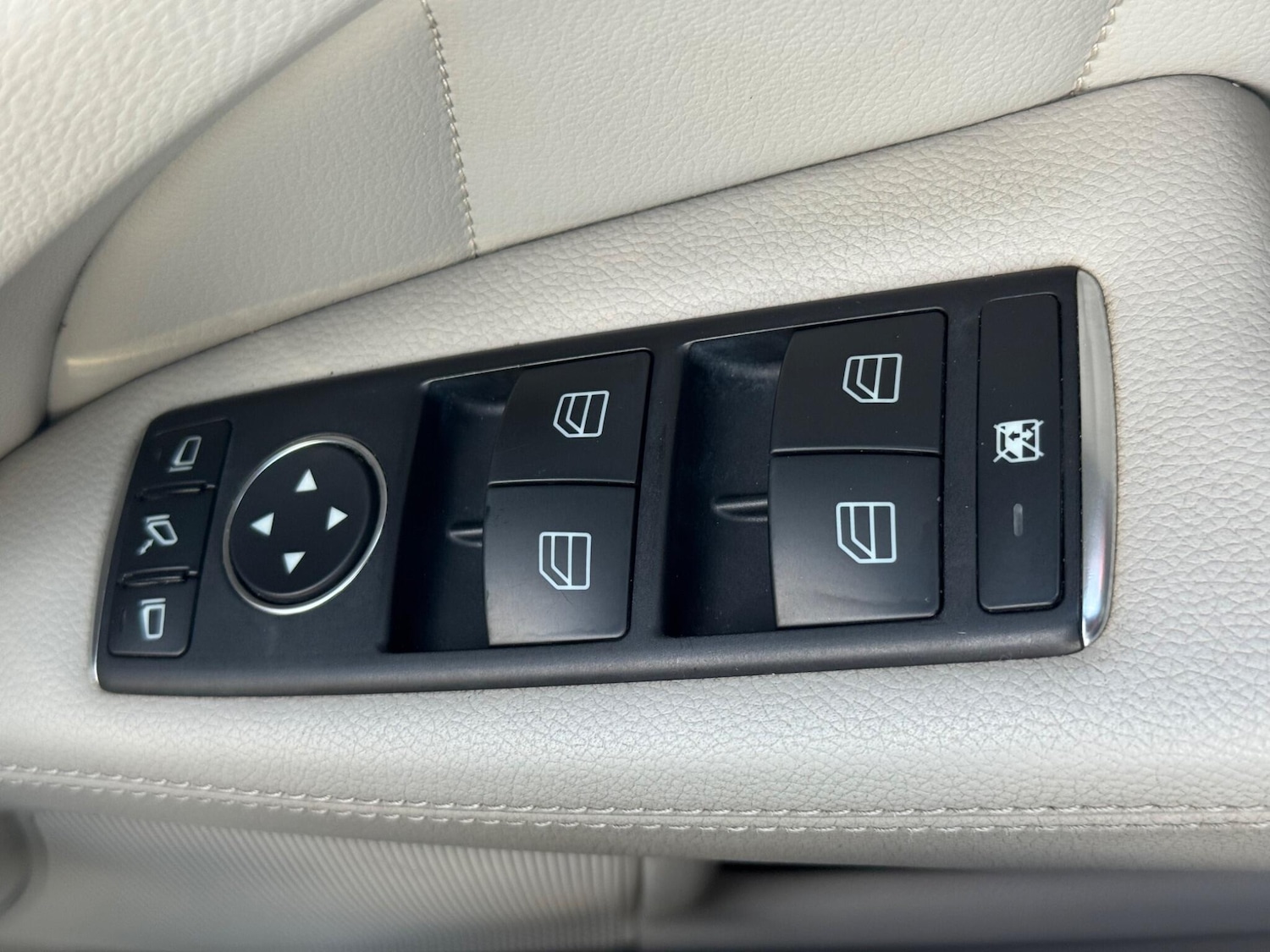 Used Mercedes-Benz CLS 2013 for sale - 76584984: Photo 13