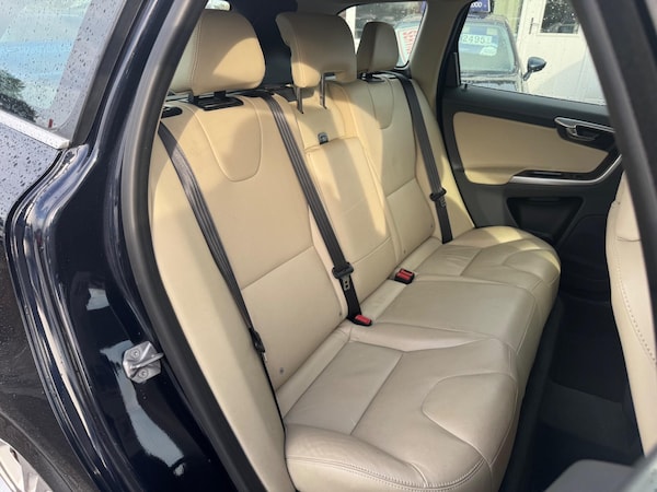 Used Volvo XC60 2017 for sale - 76158818: Photo 17
