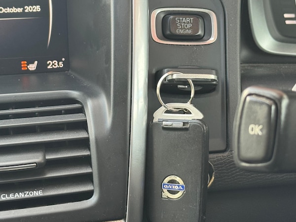 Used Volvo XC60 2017 for sale - 76158818: Photo 32