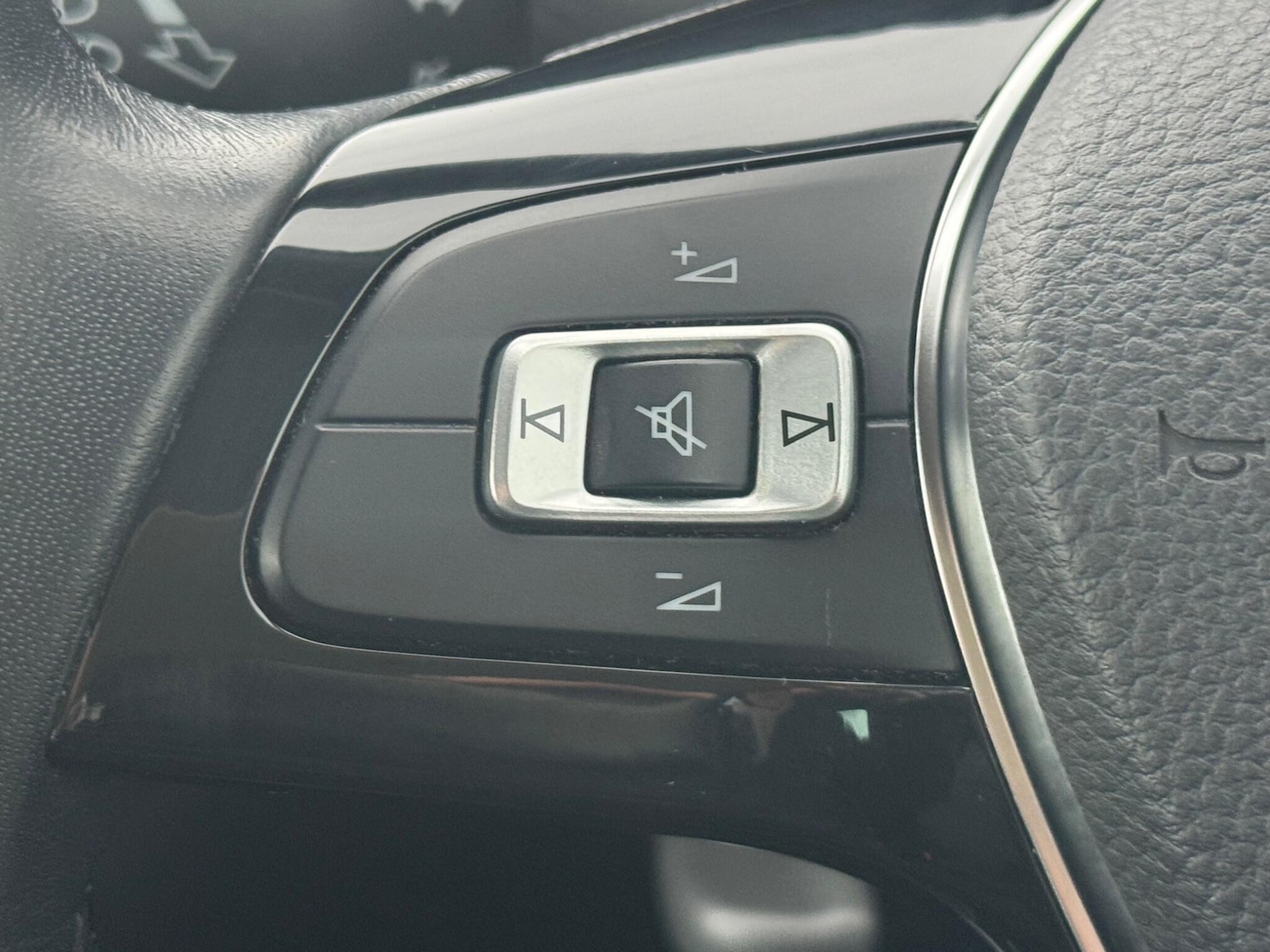 Used Volkswagen Polo 2016 for sale - 77155954: Photo 33