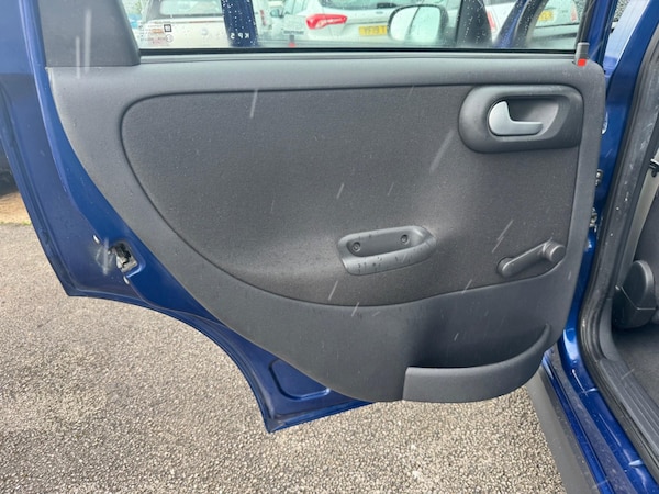 Used Vauxhall Corsa 2006 for sale - 74032635: Photo 25
