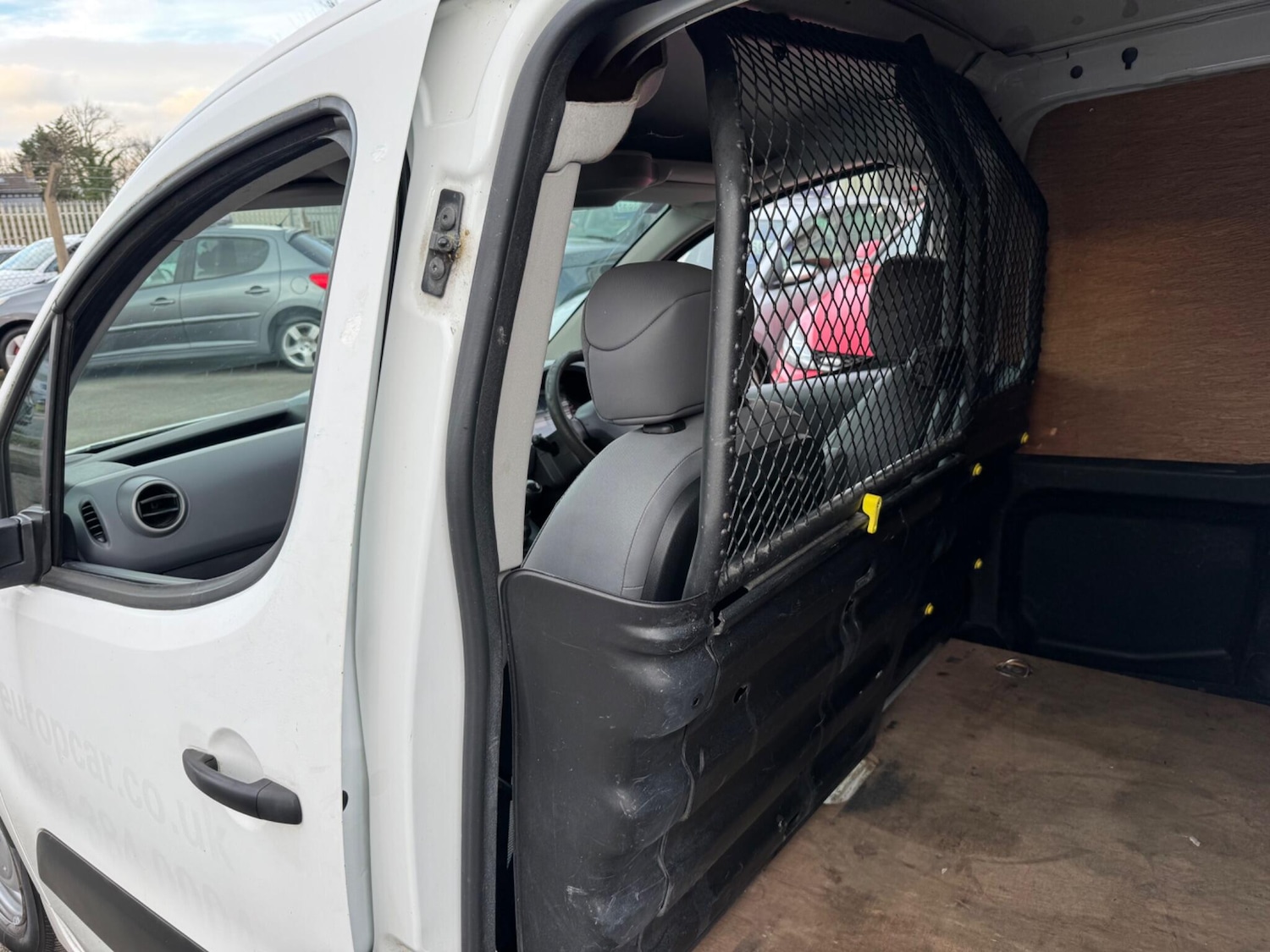 Used Peugeot Partner 2012 for sale - 76886499: Photo 24