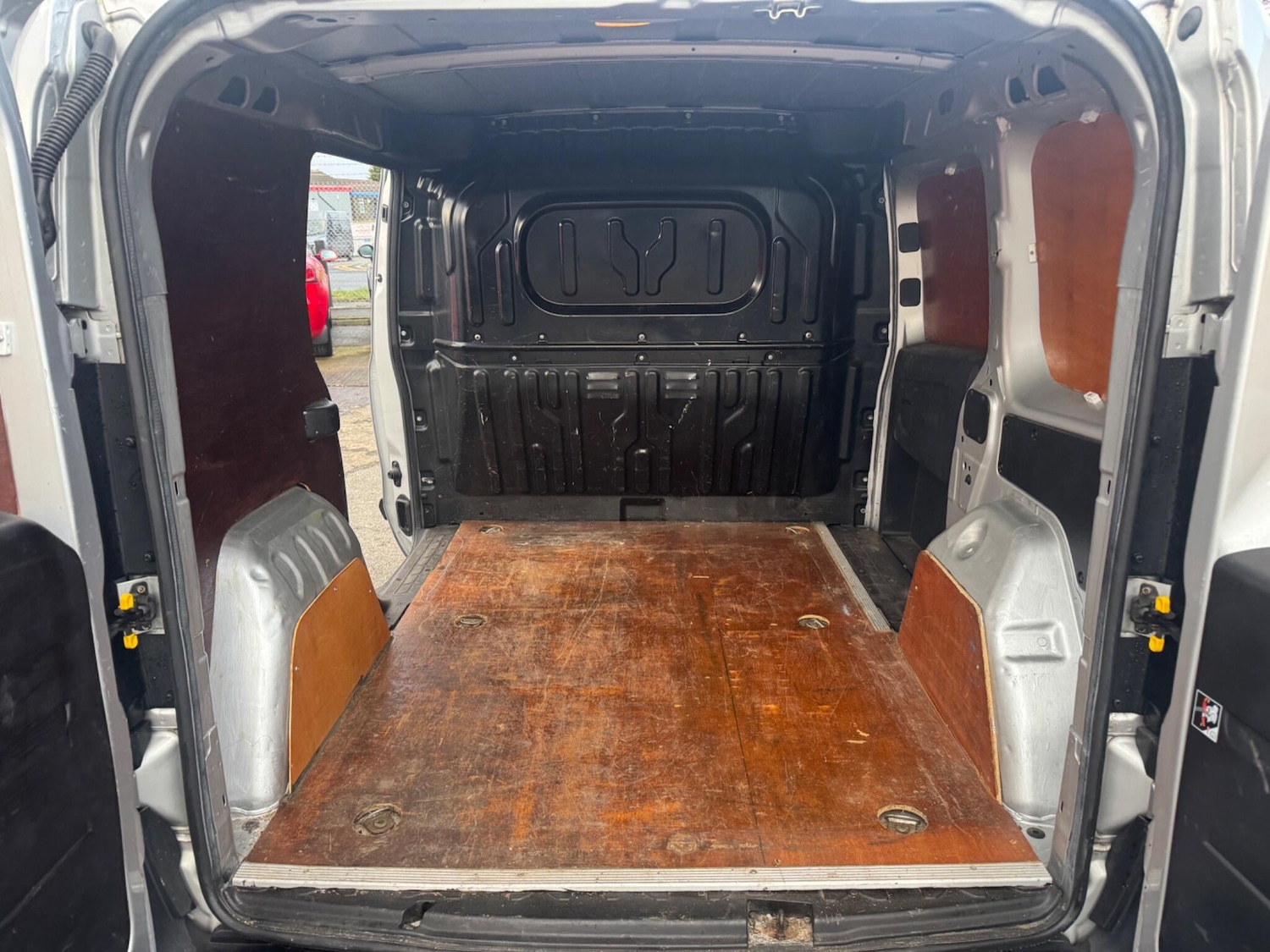 Used Vauxhall Combo 2014 for sale - 76935777: Photo 19