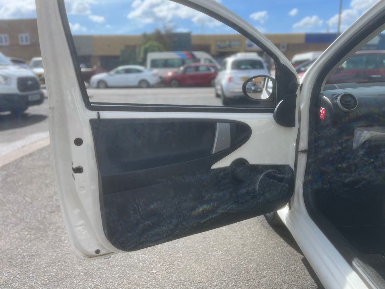 Used Toyota AYGO 2012 for sale - 76751941: Photo 16