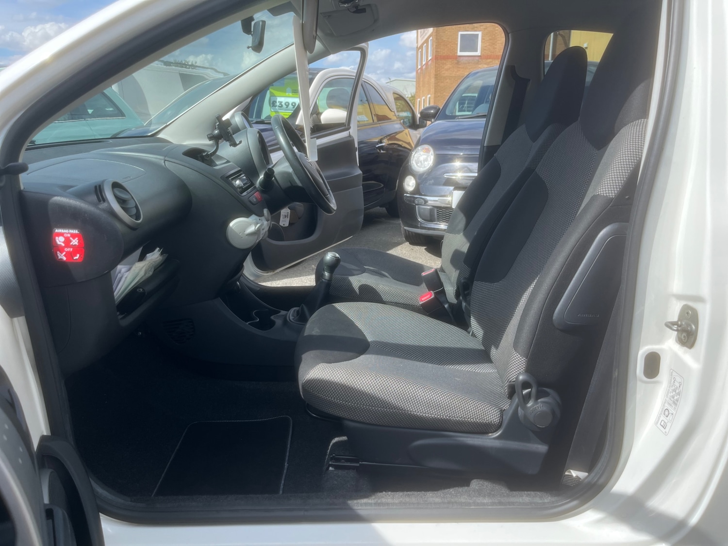 Used Toyota AYGO 2012 for sale - 76751941: Photo 18