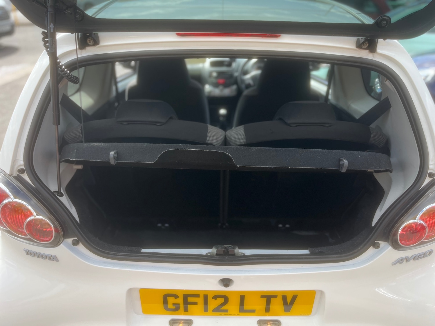 Used Toyota AYGO 2012 for sale - 76751941: Photo 5