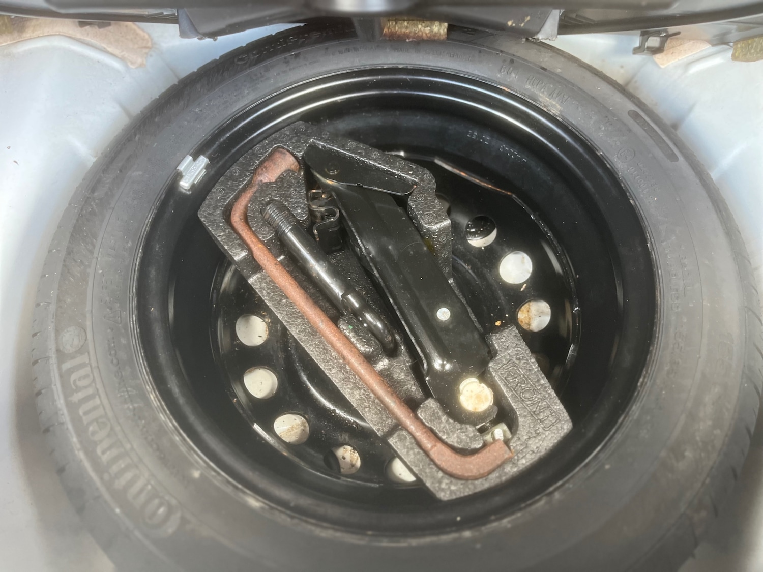 Used Toyota AYGO 2012 for sale - 76751941: Photo 6