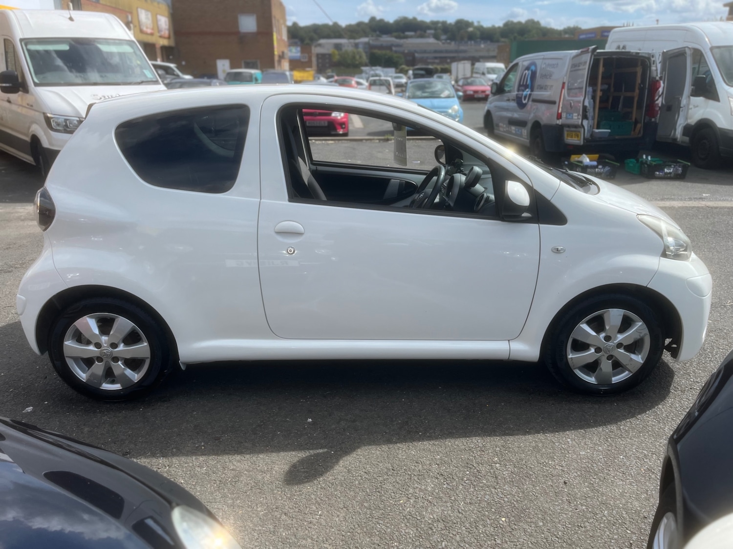 Used Toyota AYGO 2012 for sale - 76751941: Photo 8