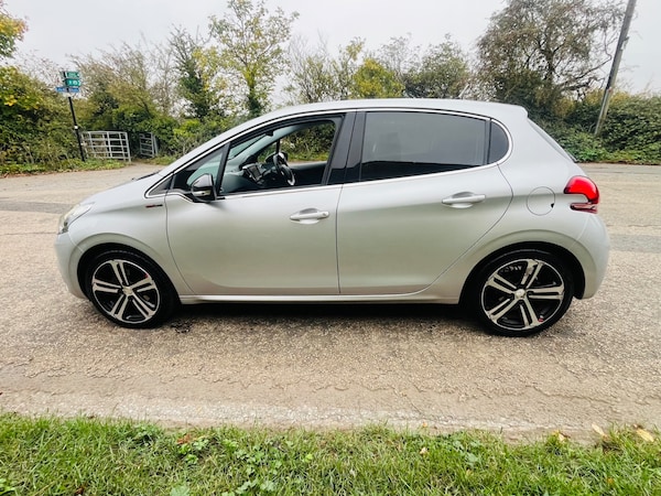 Used Peugeot 208 2016 for sale - 76254994: Photo 4