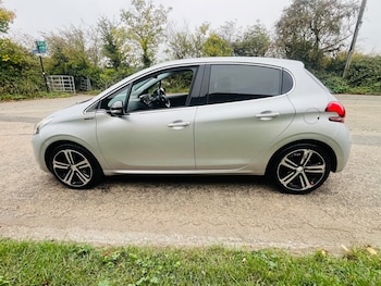 Used Peugeot 208 2016 for sale - 76254994: Photo 4