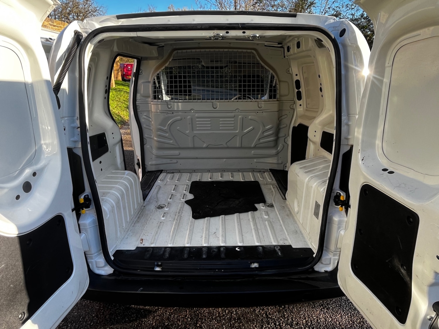 Used Peugeot Bipper 2015 for sale - 76762364: Photo 13