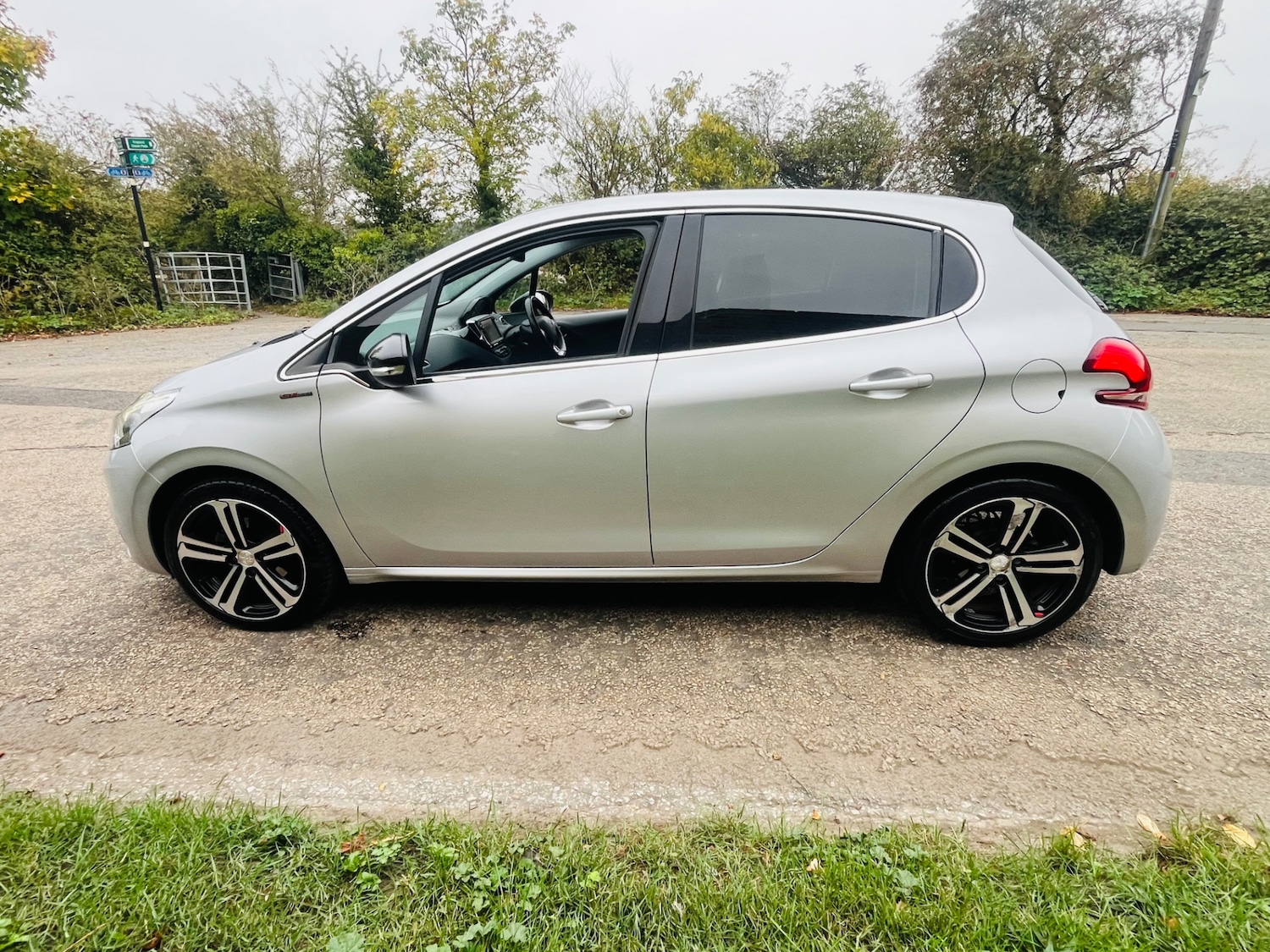 Used Peugeot 208 2016 for sale - 77140853: Photo 4