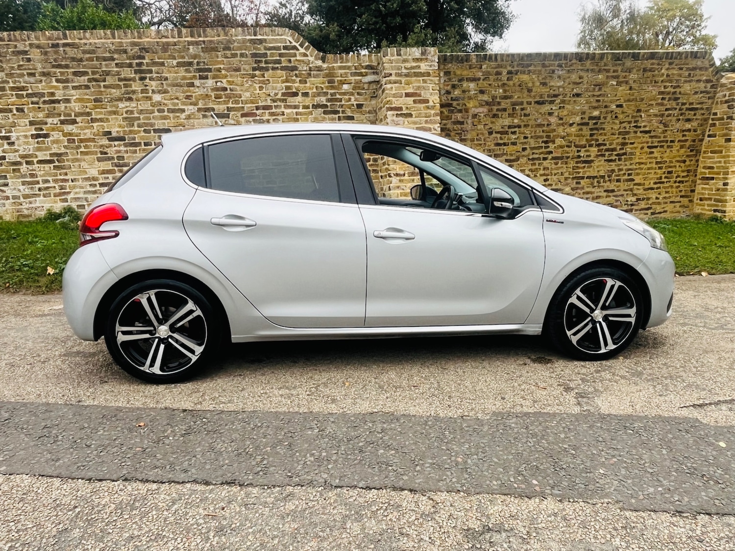 Used Peugeot 208 2016 for sale - 77140853: Photo 8