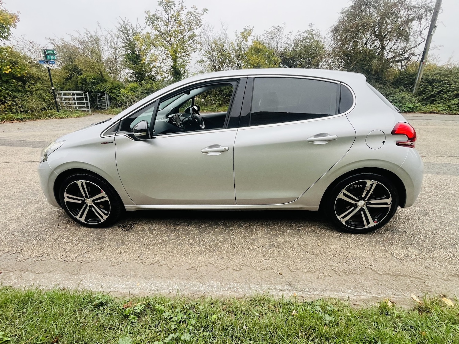 Used Peugeot 208 2016 for sale - 78077892: Photo 4