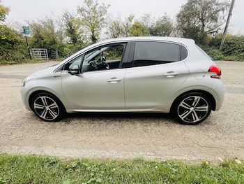 Used Peugeot 208 2016 for sale - 78077892: Photo