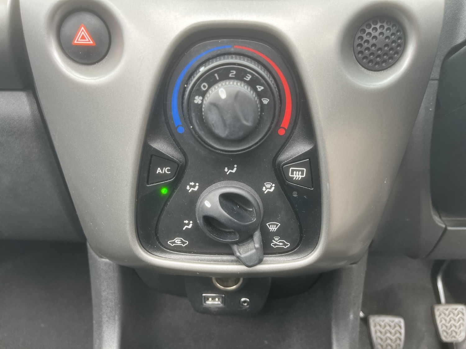 Used Peugeot 108 2016 for sale - 77548366: Photo 18