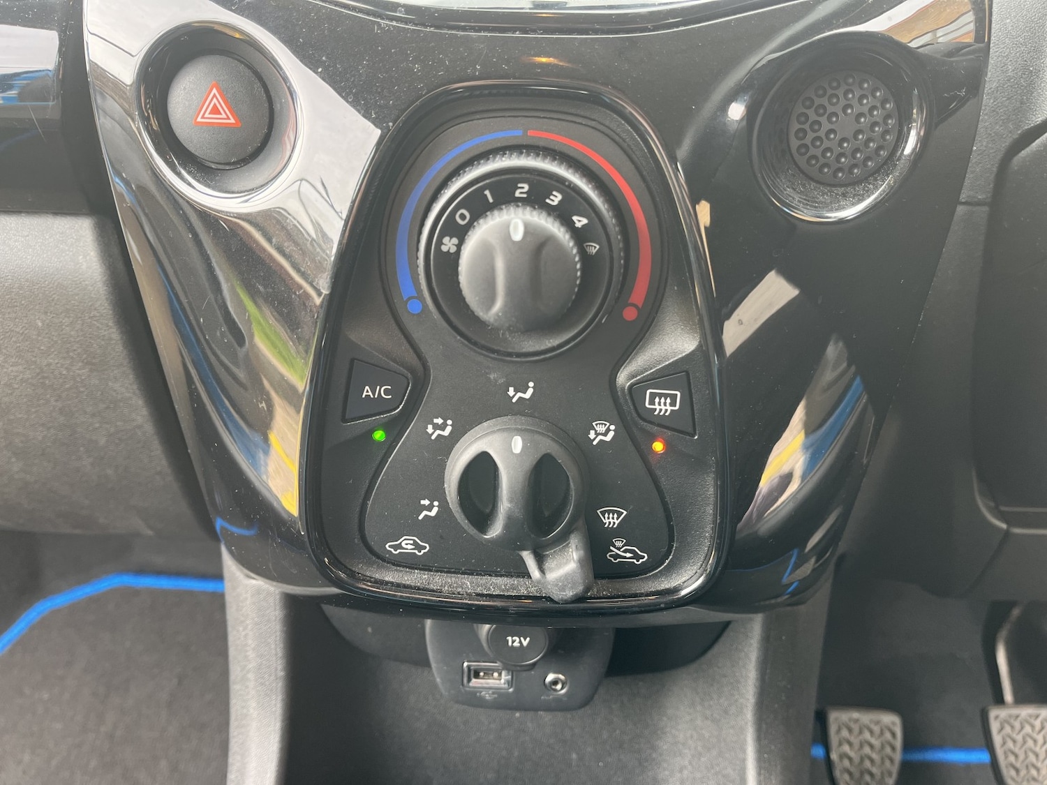 Used Toyota AYGO 2015 for sale - 77558506: Photo 19