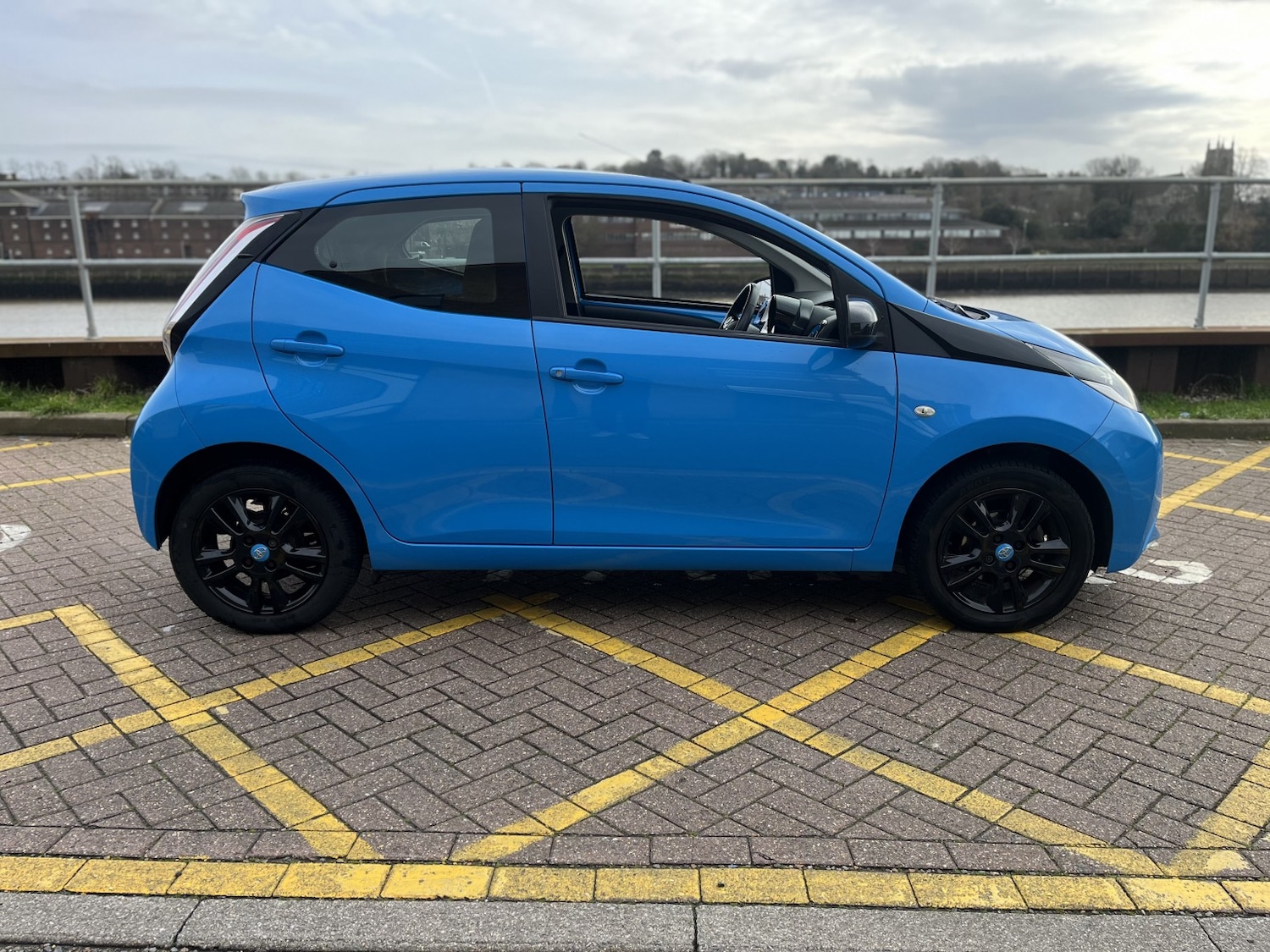 Used Toyota AYGO 2015 for sale - 77558506: Photo 8