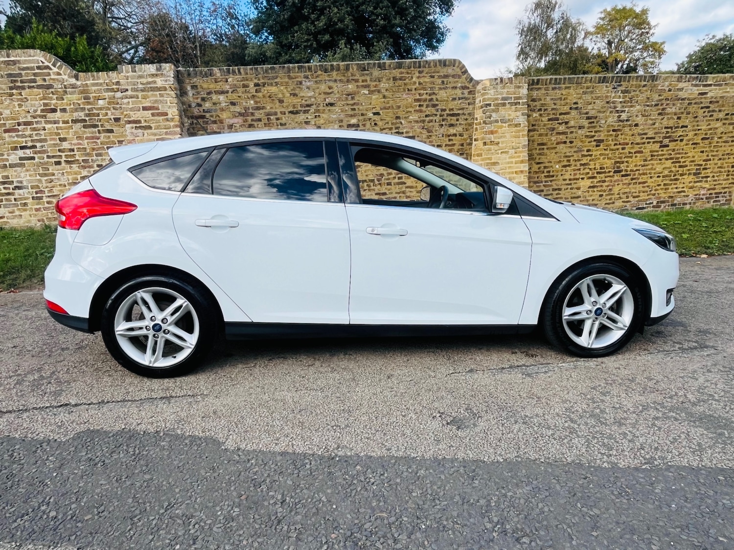 Used Ford Focus 2017 for sale - 76289670: Photo 9