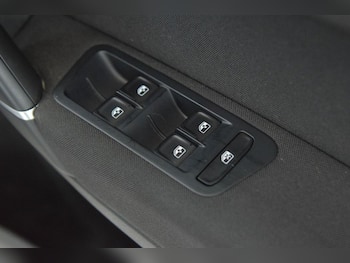 Used Volkswagen Golf SV 2017 for sale - 79749256: Photo
