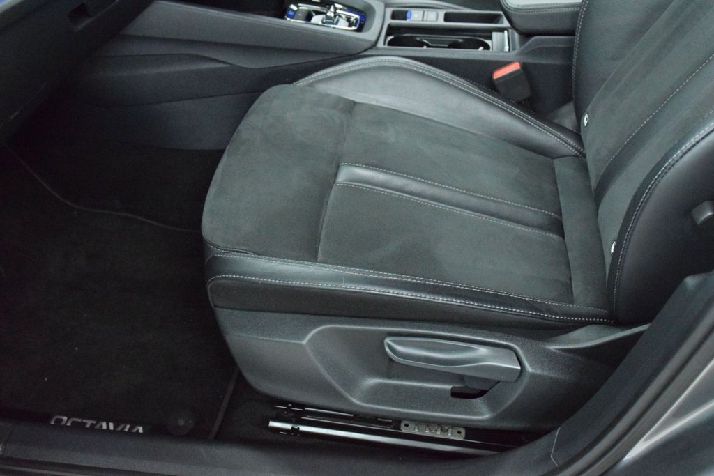 Used Skoda Octavia 2022 for sale - 77335836: Photo 25