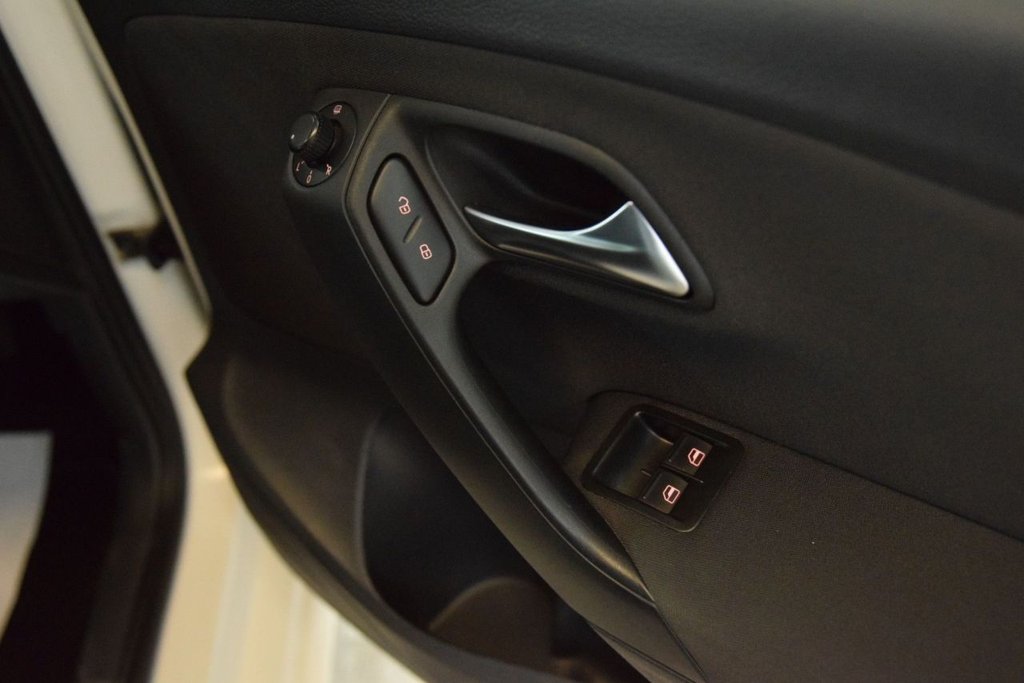 Used Volkswagen Polo 2010 for sale - 78172047: Photo 20