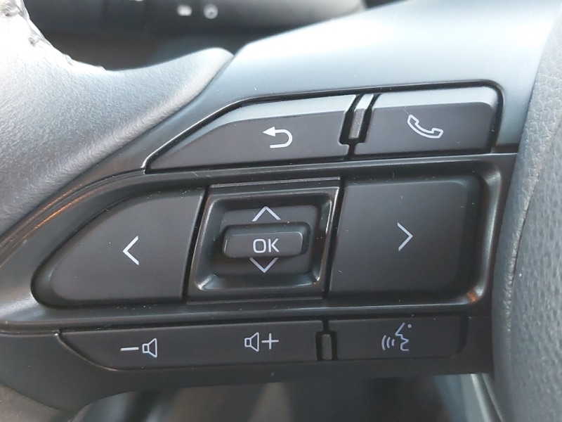 Used Toyota Yaris 2021 for sale - 76408028: Photo 17