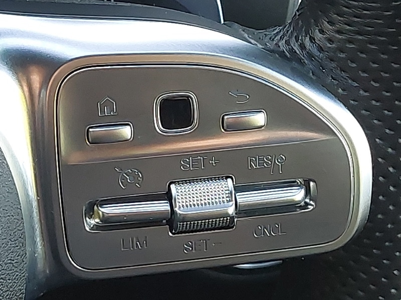 Used Mercedes-Benz GLC 2021 for sale - 76418825: Photo 18