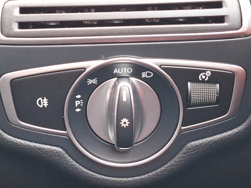 Used Mercedes-Benz C Class 2019 for sale - 76687700: Photo 18