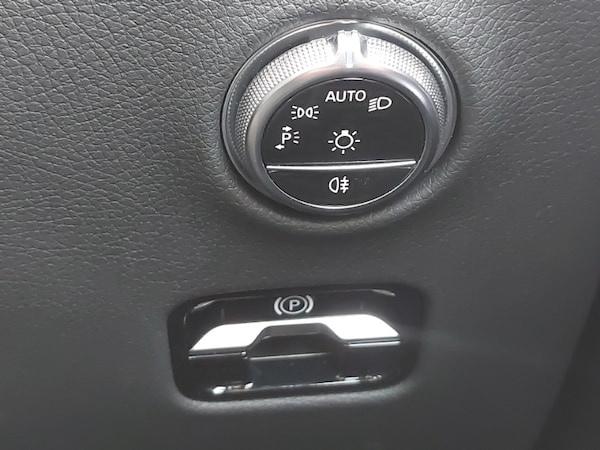 Used Mercedes-Benz GLC 2023 for sale - 76058823: Photo 17
