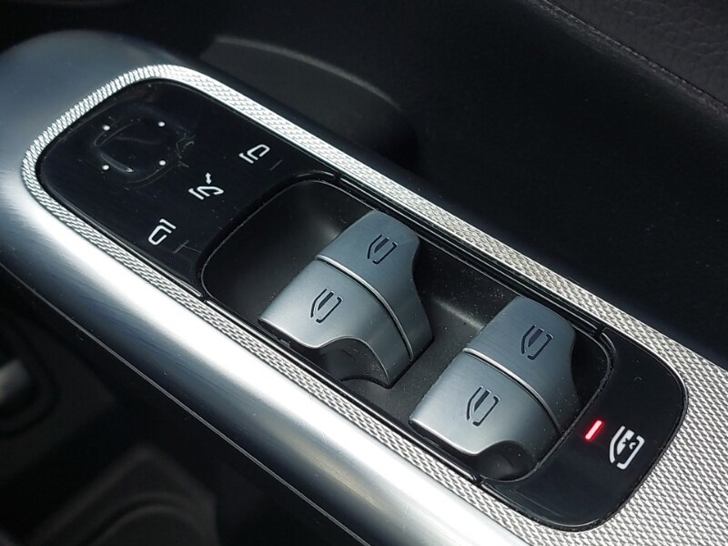 Used Mercedes-Benz GLC 2023 for sale - 76058823: Photo 19